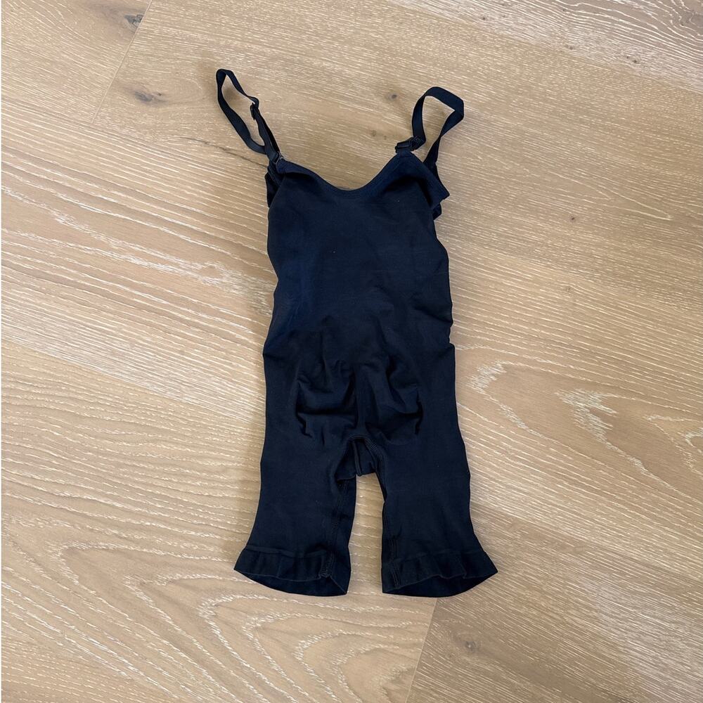 Skims Bodysuit Mid Thigh Sleeveless Size XXS Black - Picture 3 of 3